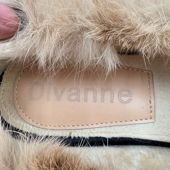 Divanne Black Embroidered Mules Rabbit Fur Trim Pointed Toe Sz 8 Hollywood Glam - Picture 8 of 10